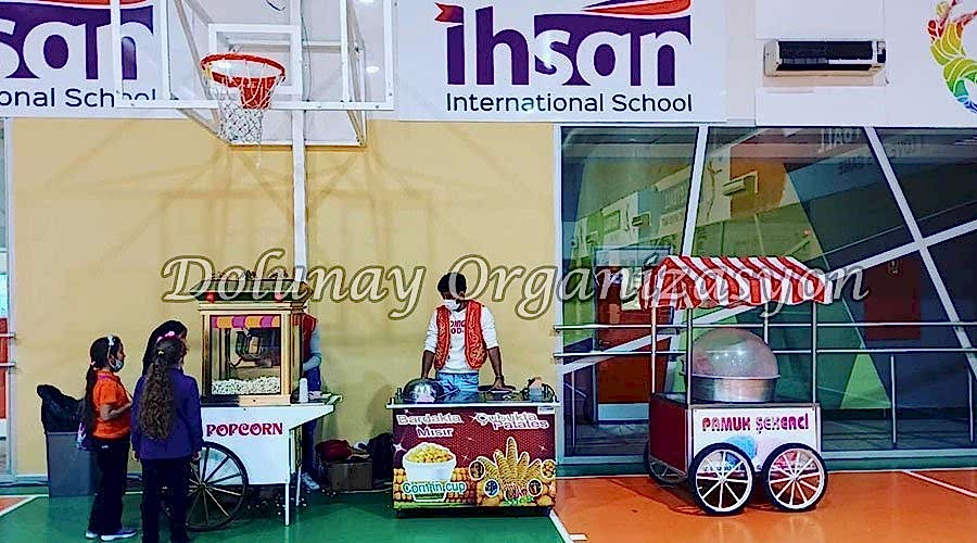 Patlamış Mısır Arabası Kiralama